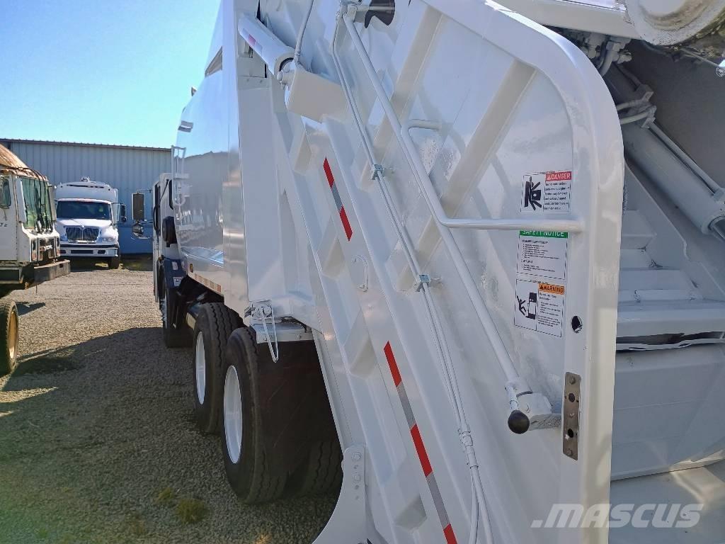  Crane Carrier LE Waste trucks