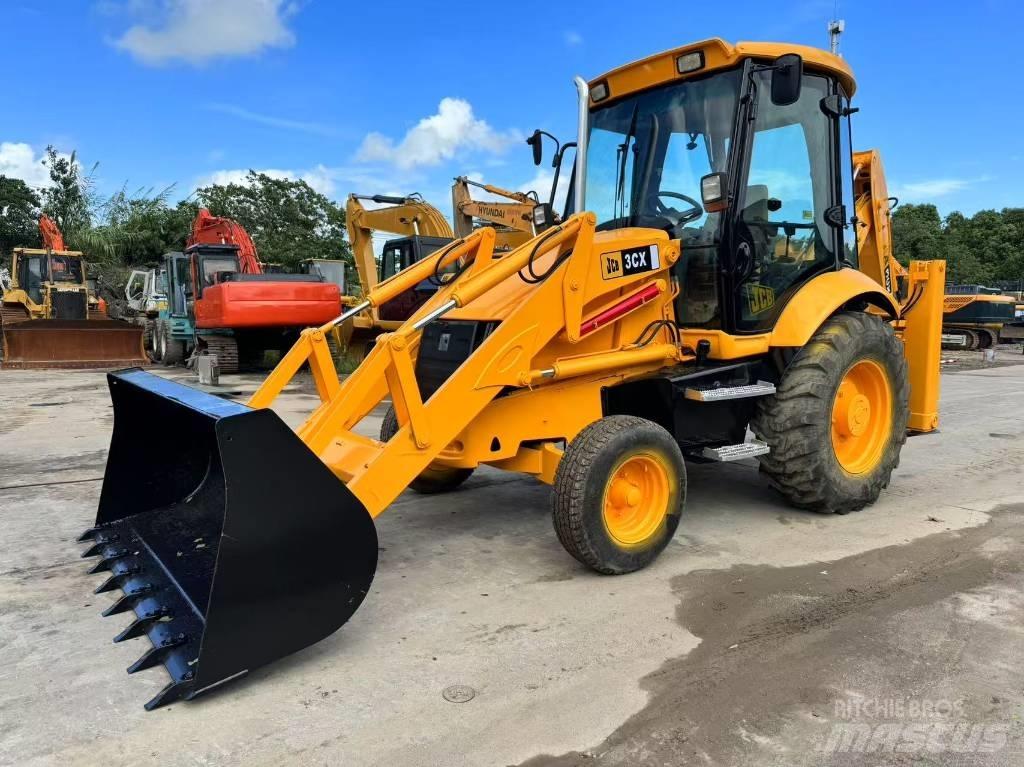 JCB 3 CX Backhoe loaders