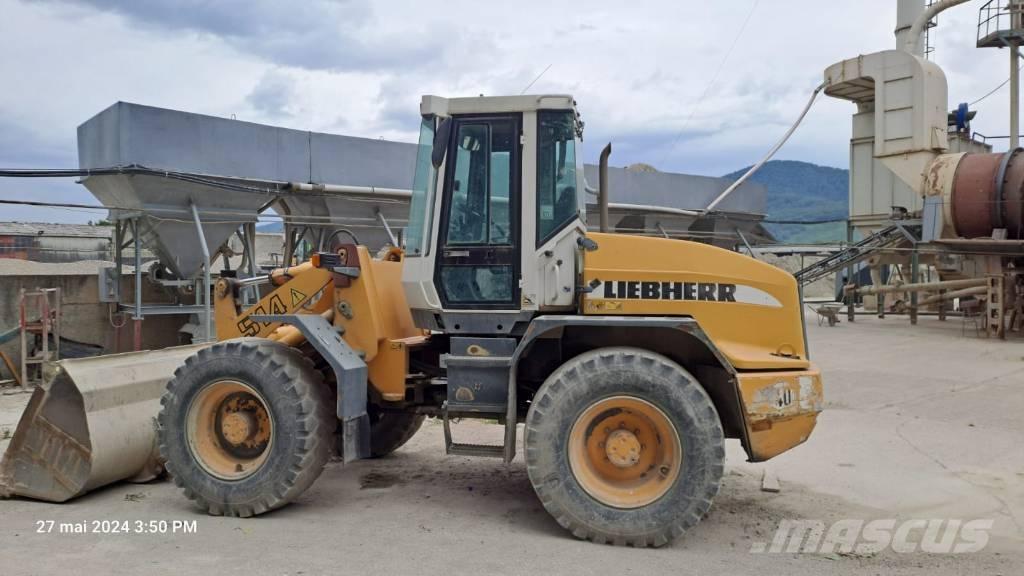 Liebherr L 514 Booms and arms