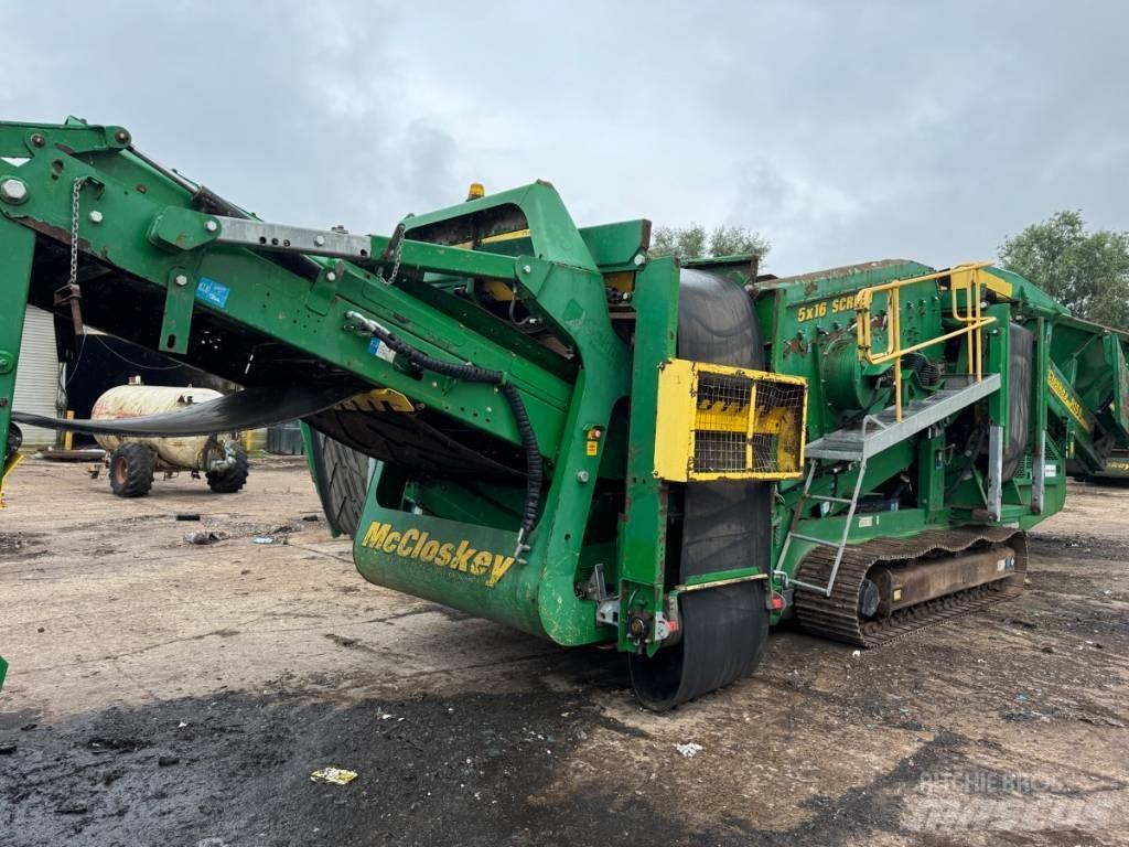McCloskey R155 Mobile screeners