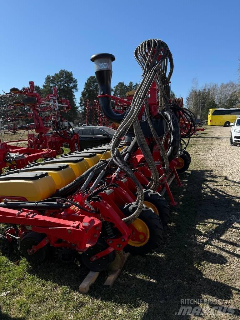 Väderstad Tempo V12 Precision sowing machines