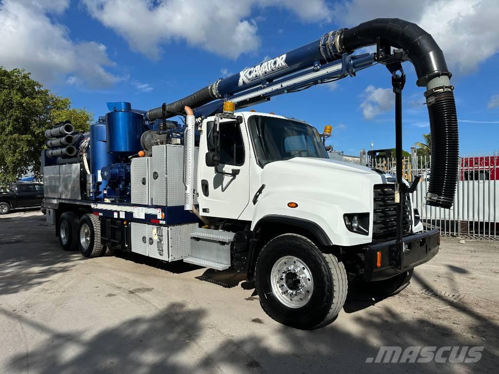 Freightliner 114 SD Combi / vacuum trucks