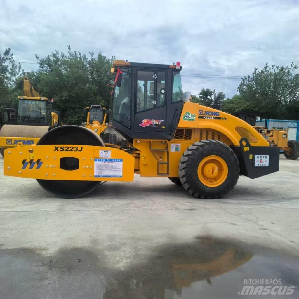 XCMG XS 223 J Single drum rollers
