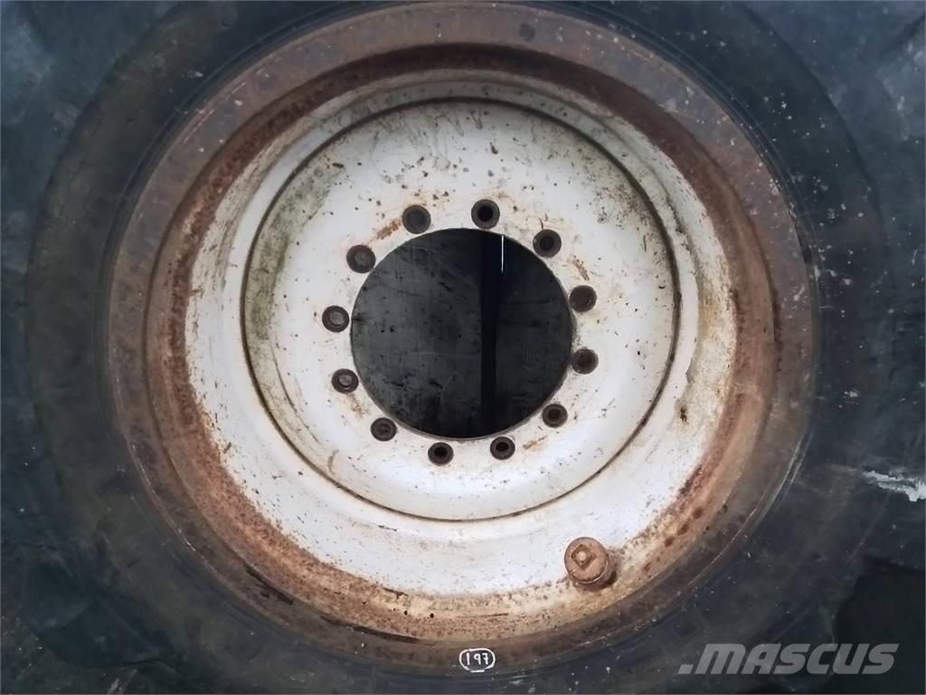 Valmet 836 20x34 Tyres, wheels and rims
