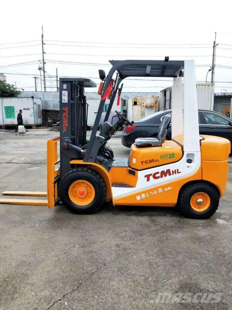 TCM FD 30 Diesel trucks