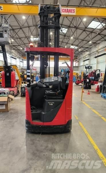 Manitou 8FBRE16 Self propelled stackers