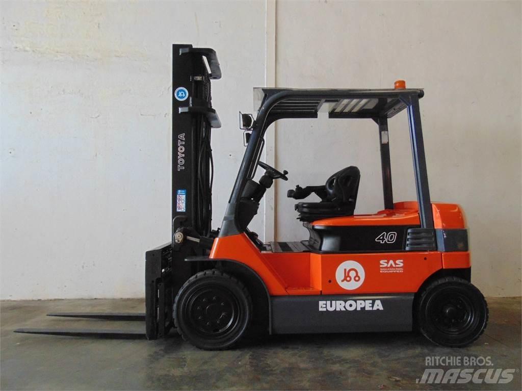 Toyota 7FBMF40 Electric forklift trucks