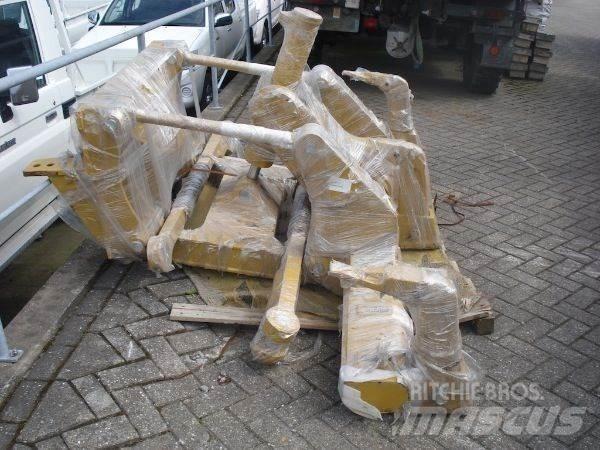 CAT 140M/160M Ripper Construction - Others