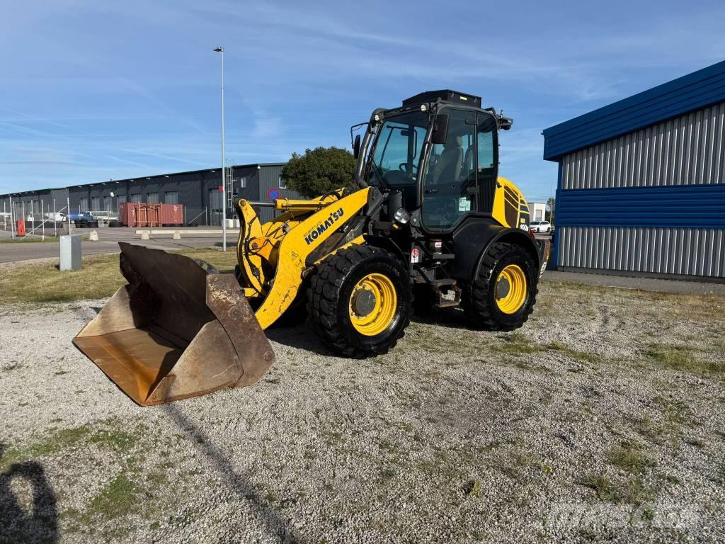 Komatsu WA 100M-7 Wheel loaders