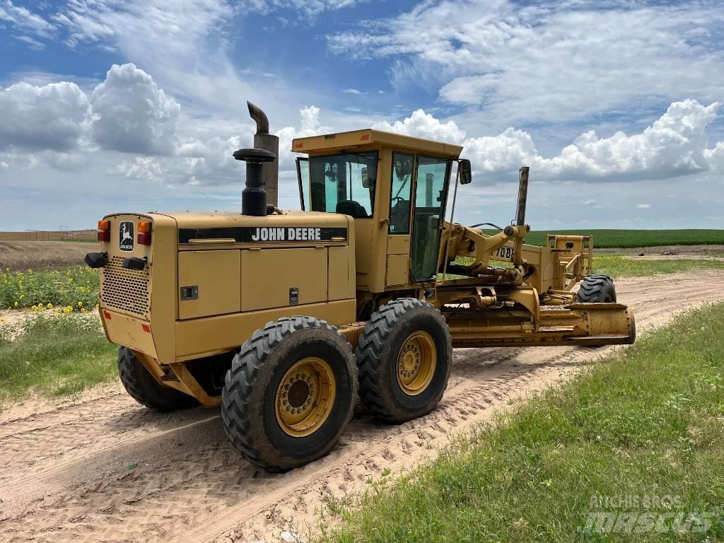 John Deere 770 BH Graders