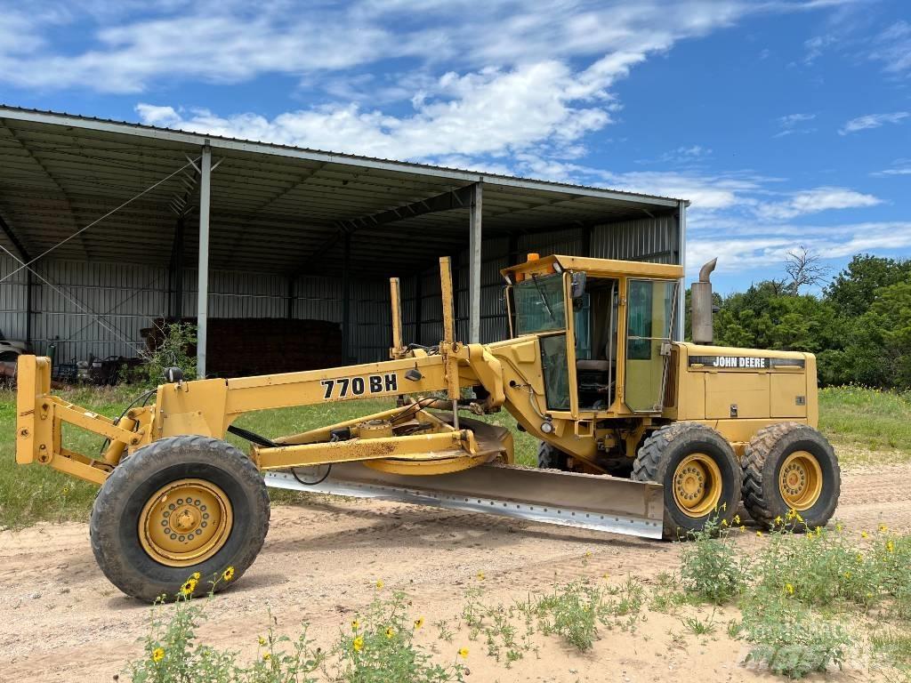 John Deere 770 BH Graders
