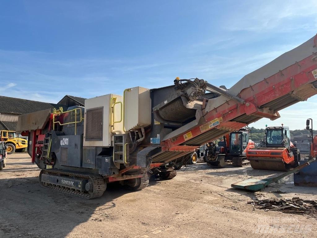 Sandvik QJ 241 Mobile crushers