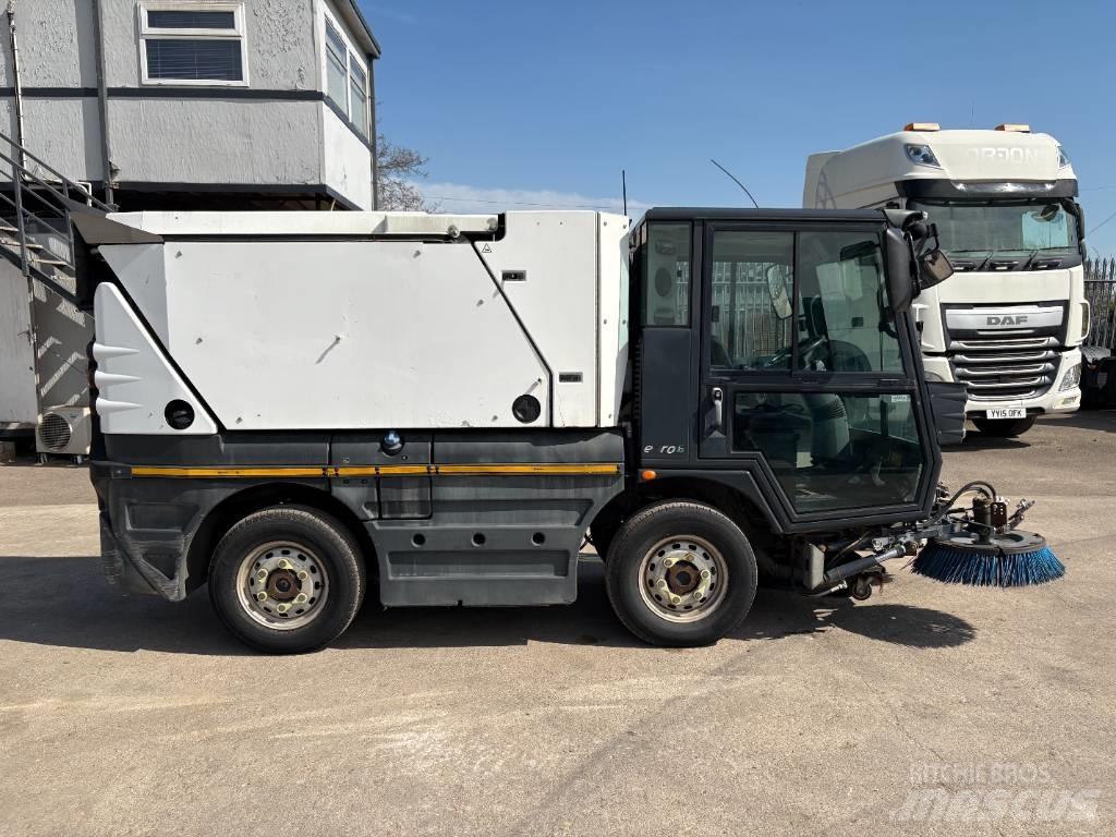 Schmidt Swingo 200 Sweeper trucks