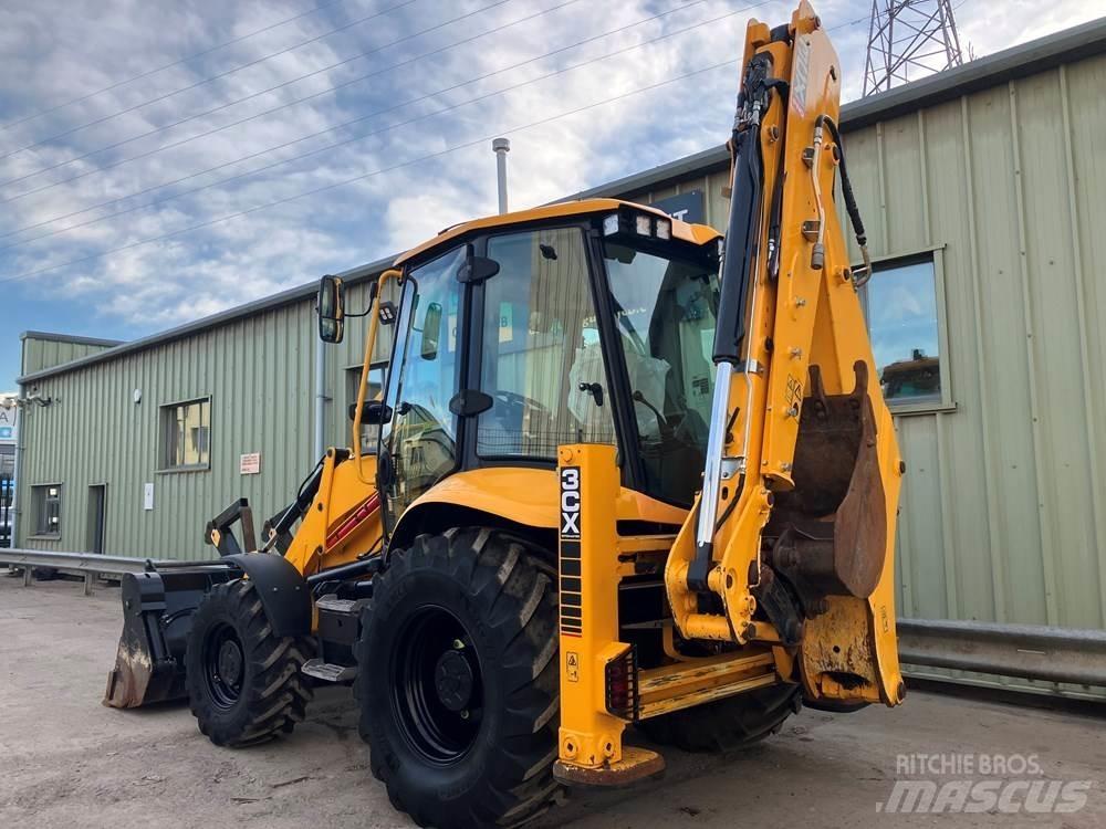 JCB 3CX Backhoe loaders