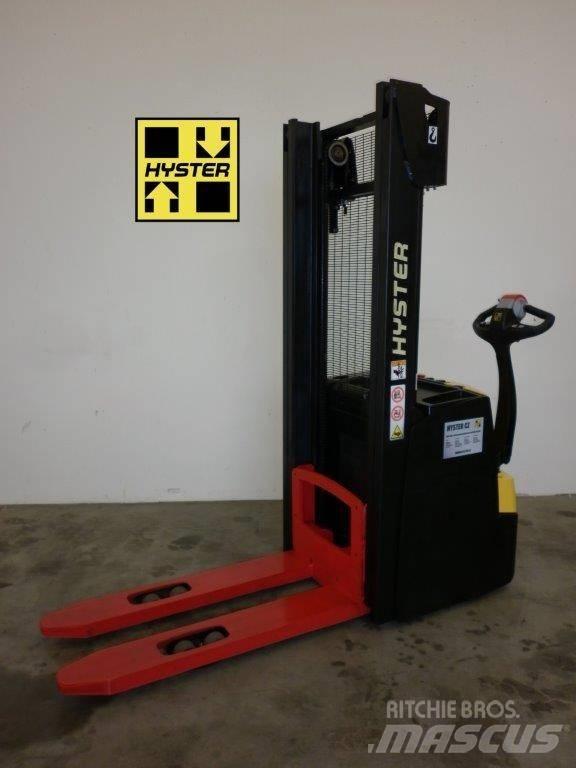 Hyster S1.6 Pedestrian stacker