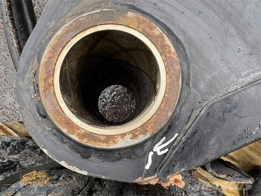 Komatsu 165F Forwarder cranes