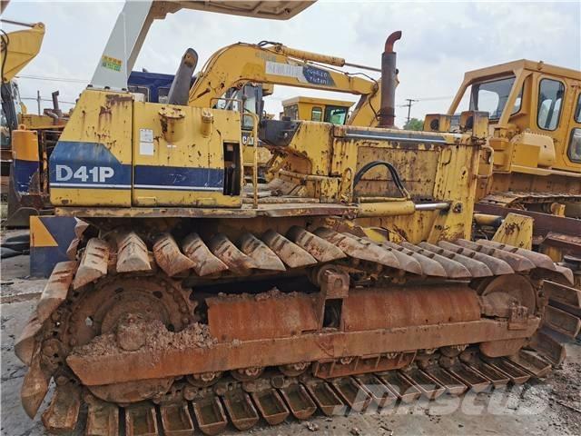 Komatsu D41P Crawler dozers