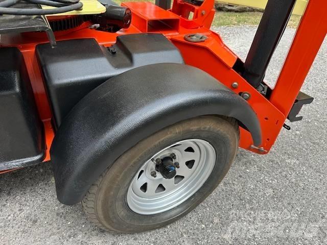 JLG T 350 Trailer mounted aerial platforms