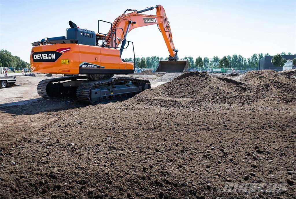 Develon DX225LC-7 Crawler excavators
