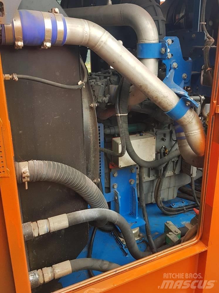 PTC 16 HFV Vibratory pile drivers
