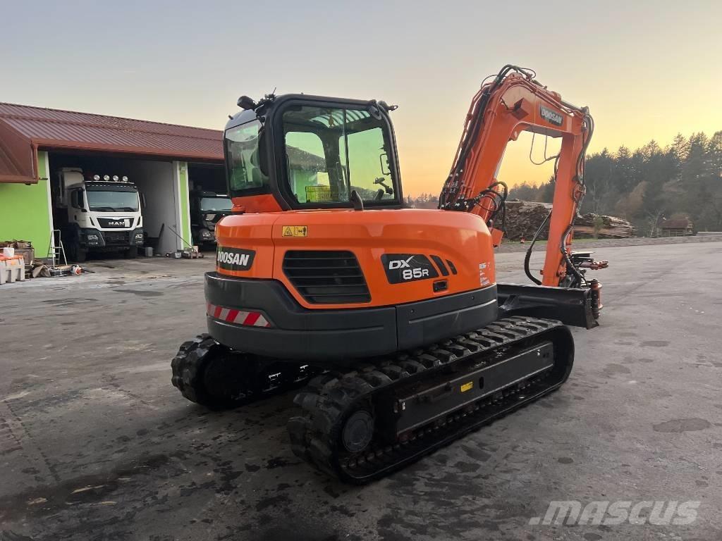 Doosan DX85R-3 Midi excavators  7t - 12t