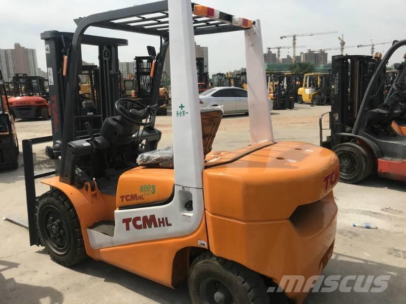 TCM FD 100 Diesel trucks