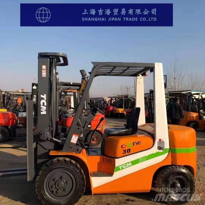 TCM 30 Diesel trucks