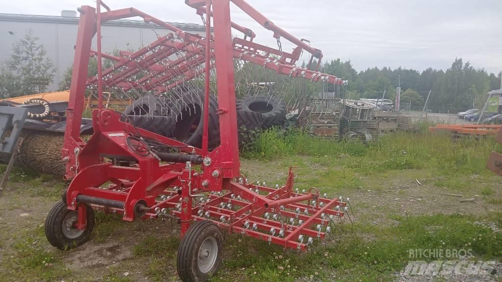  Izak rikkaäes Comb harrows