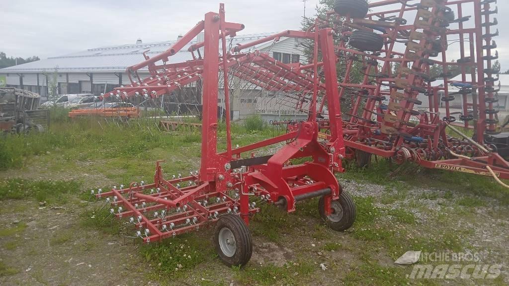  Izak rikkaäes Comb harrows