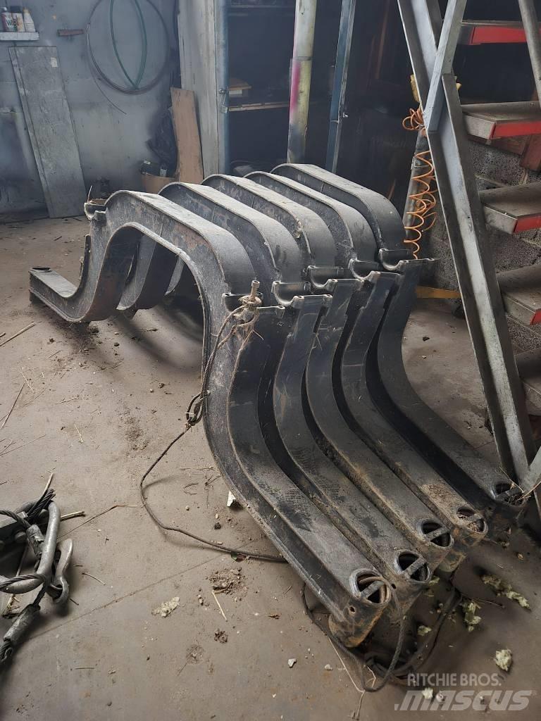 Timberjack 1110 Booms and arms
