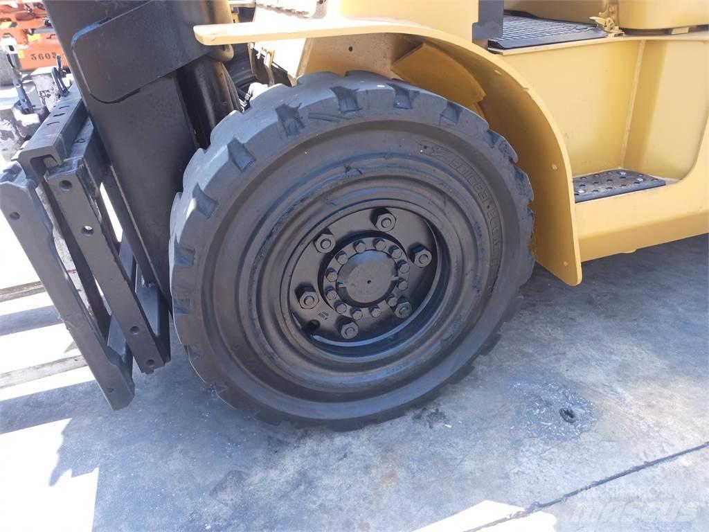 CAT DP45K Diesel trucks