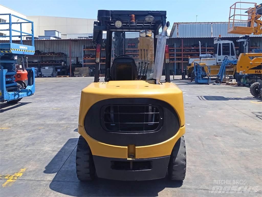 CAT DP45K Diesel trucks