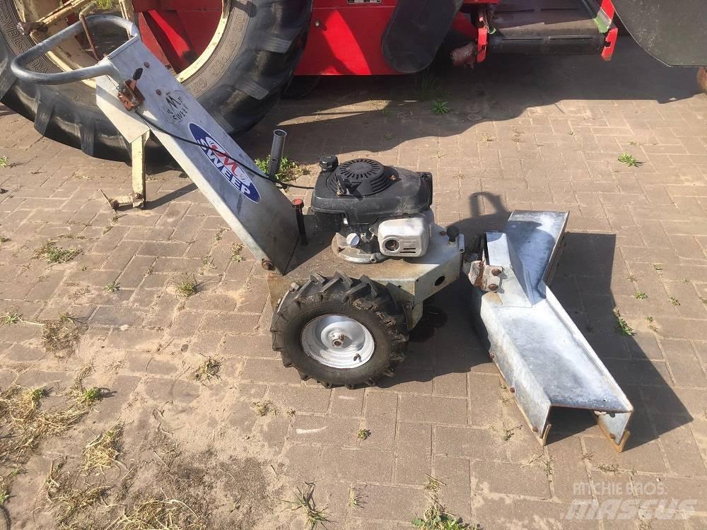  Sweep M Other livestock machinery and accessories