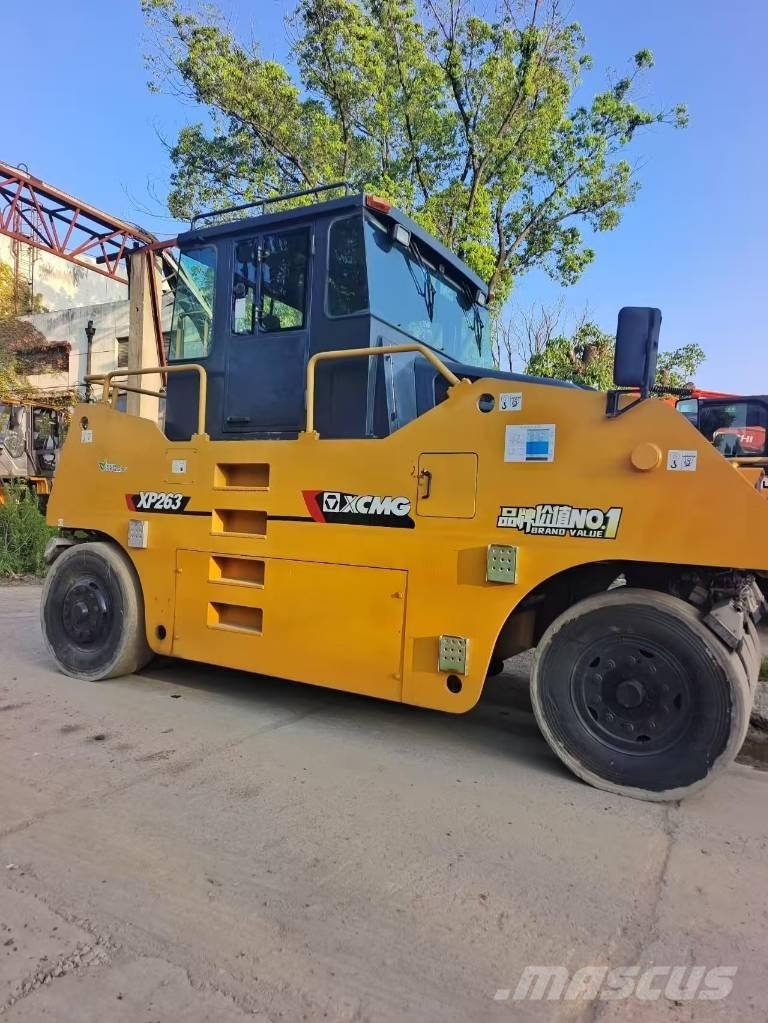 XCMG XP 263 Pneumatic tired rollers
