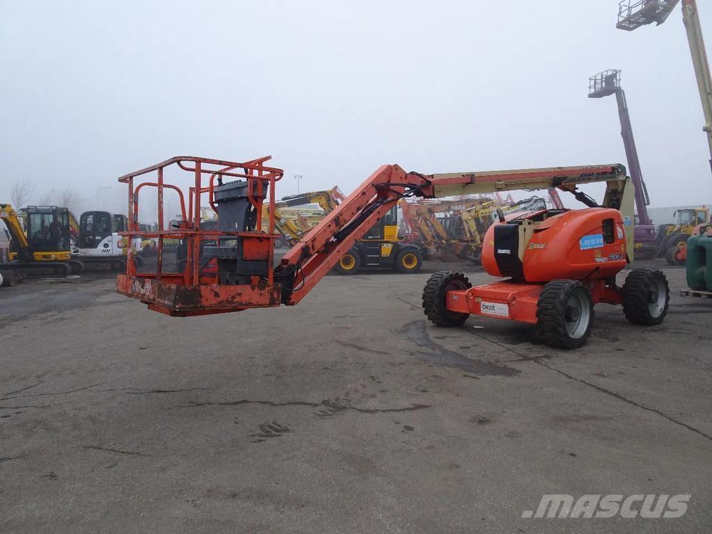 JLG 600AJ Articulated boom lifts