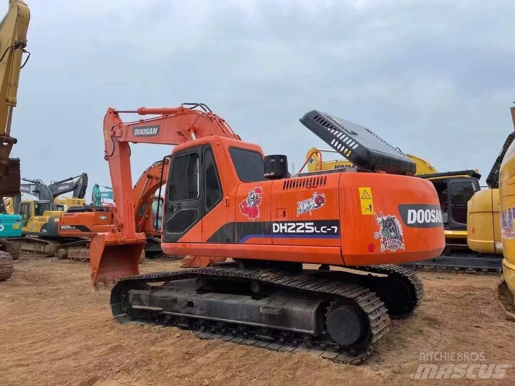 Doosan 225-7 Crawler excavators