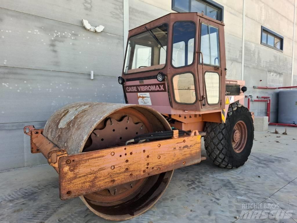 CASE Vibromax W1102D Single drum rollers