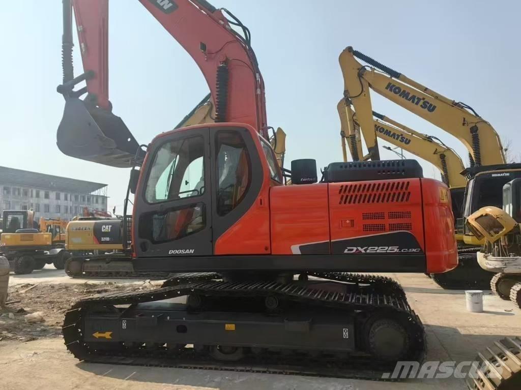 Doosan DX 225 LC Crawler excavators