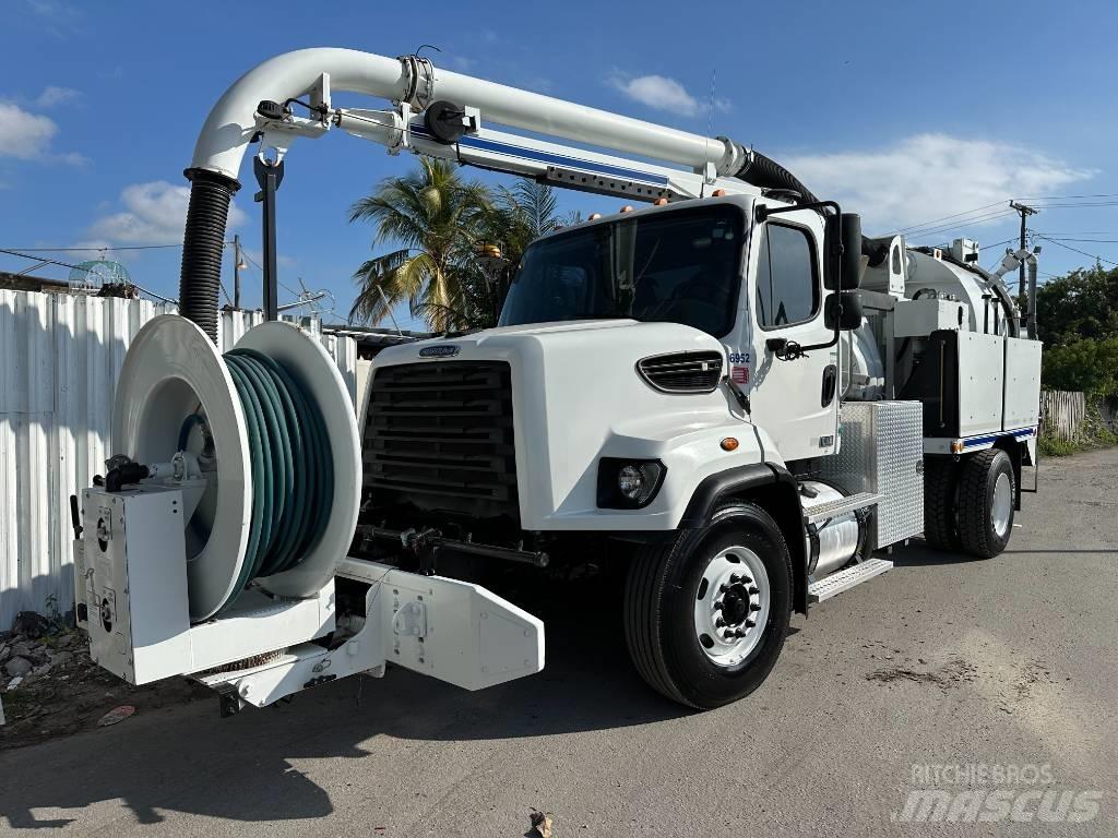 Freightliner 108 SD Combi / vacuum trucks