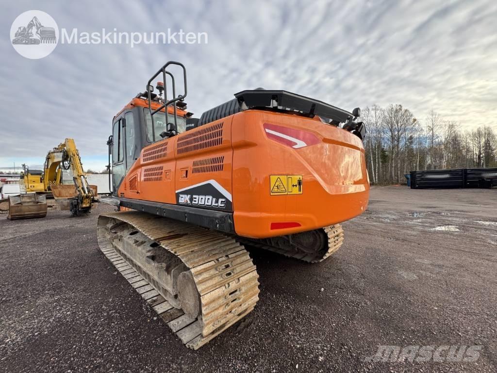Doosan DX 300 LC Crawler excavators