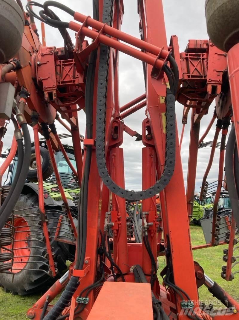 Kuhn GA 15021 Swathers