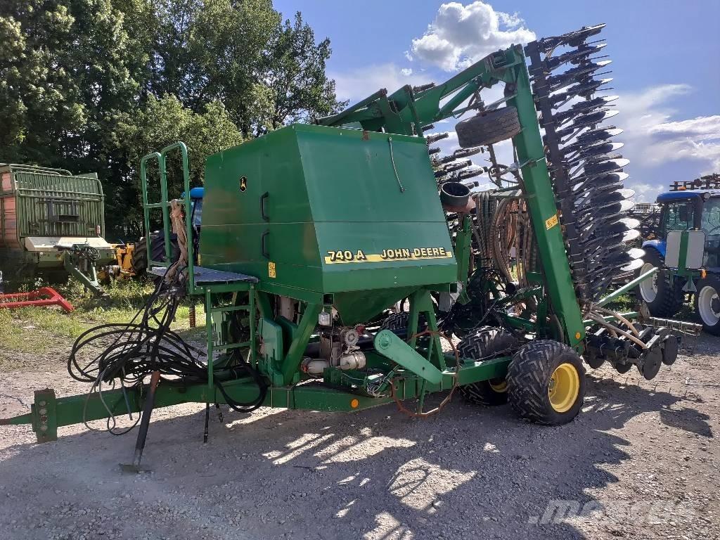 John Deere 740 A Drills