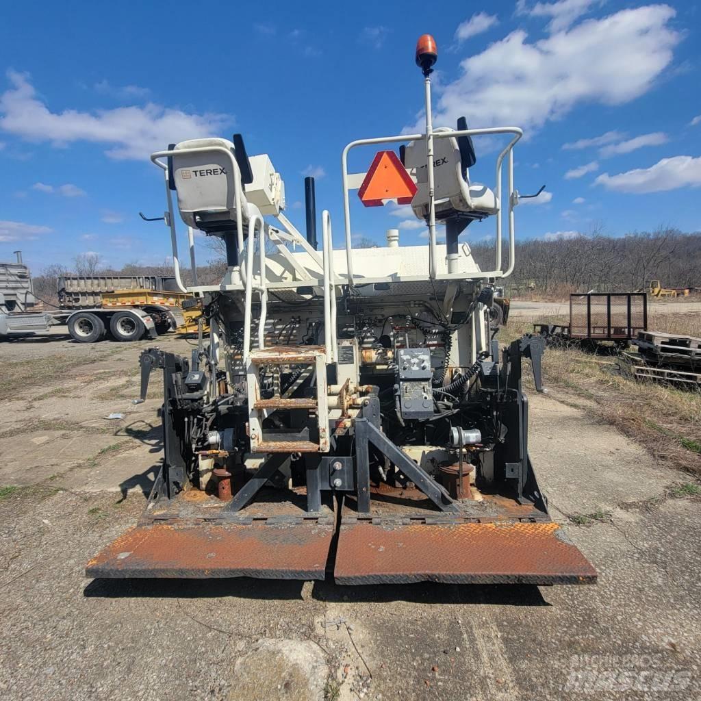 Cedar Rapids CR351 Asphalt pavers