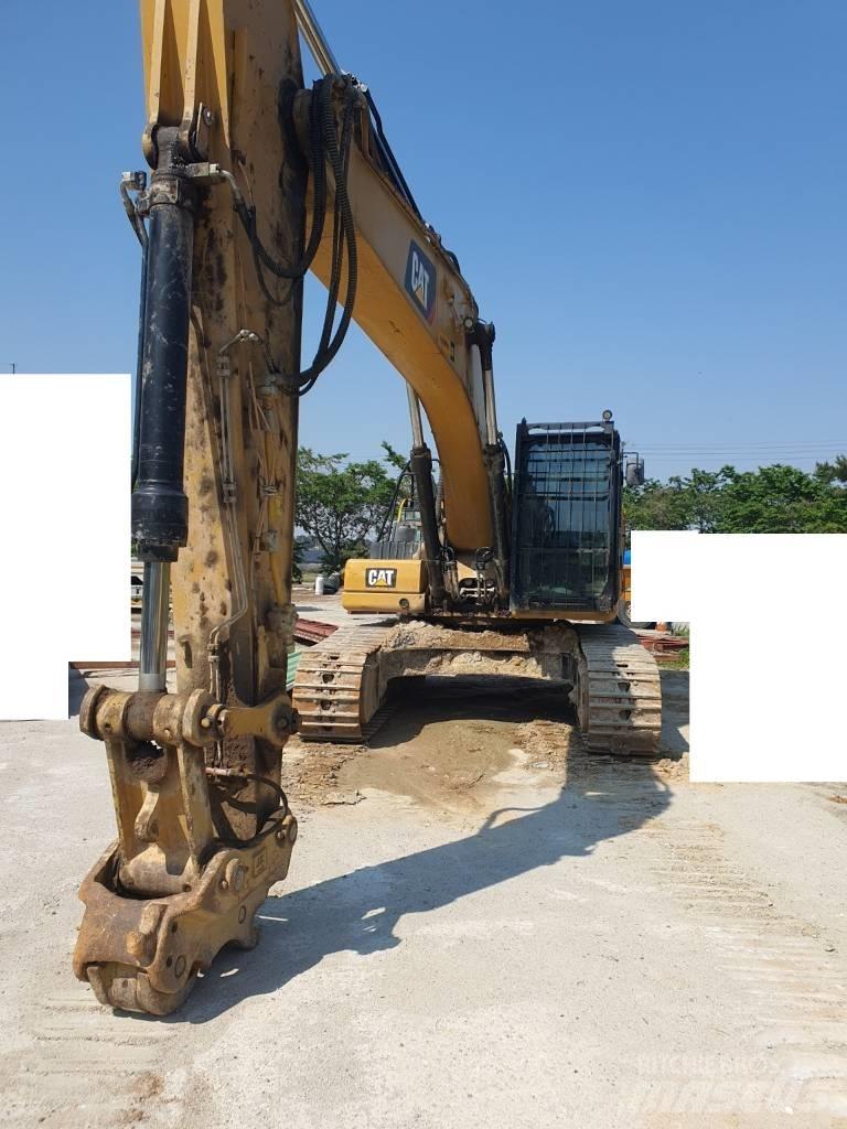 CAT 330F Crawler excavators