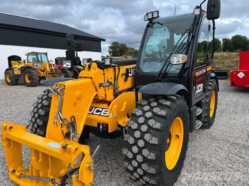 JCB 536-95 Agri Xtra Telehandlers for agriculture