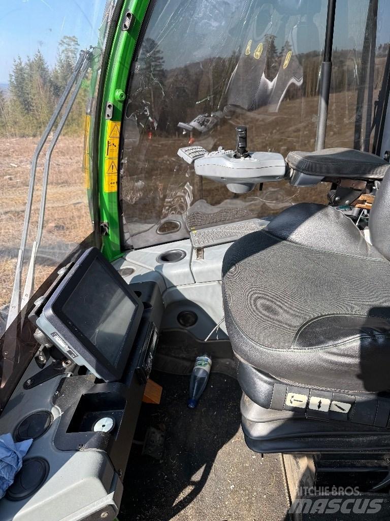 John Deere 1270 G Harvesters