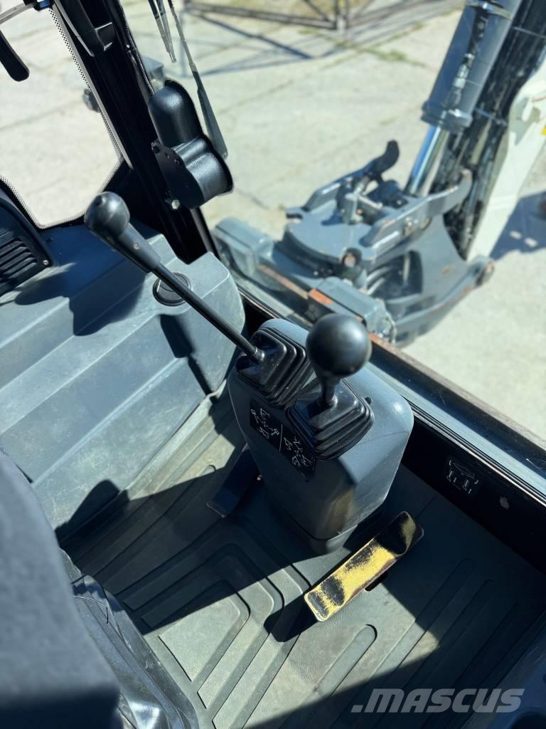 Terex 890 SM Backhoe loaders