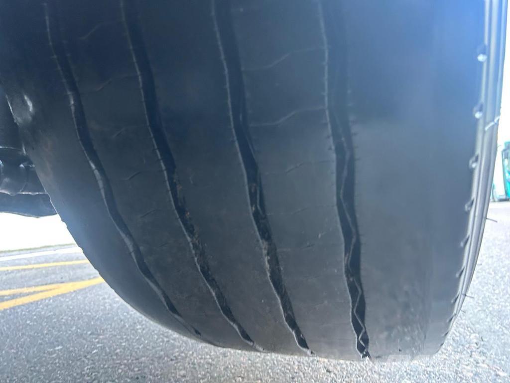 Volvo FH Chassis Cab trucks