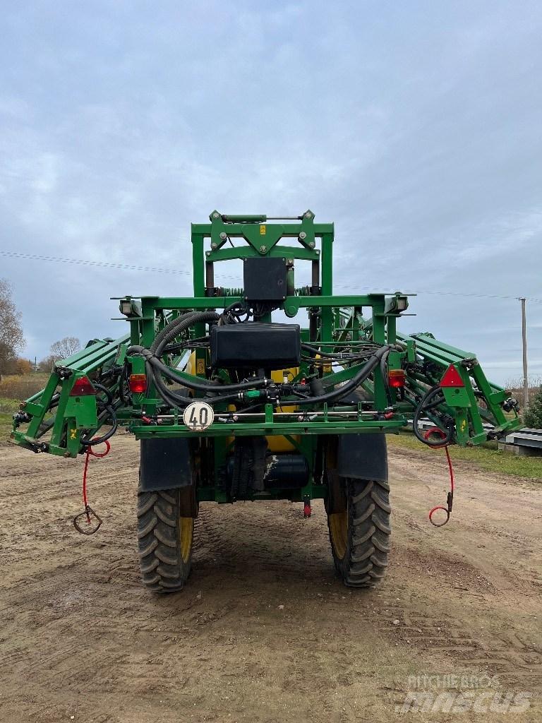 John Deere 740 Trailed sprayers