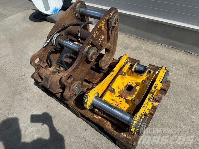 Liebherr R 906 Backhoes